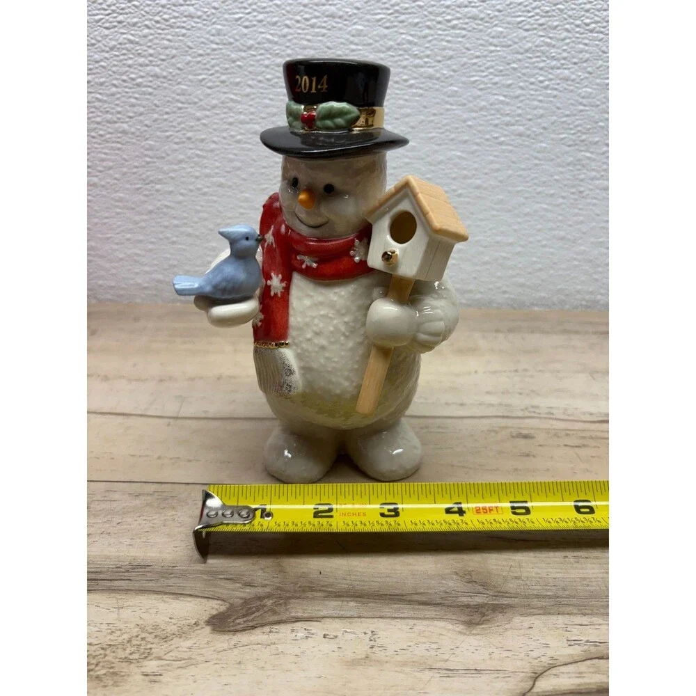 2014 Lenox Annual Snowman Porcelain Figurine
